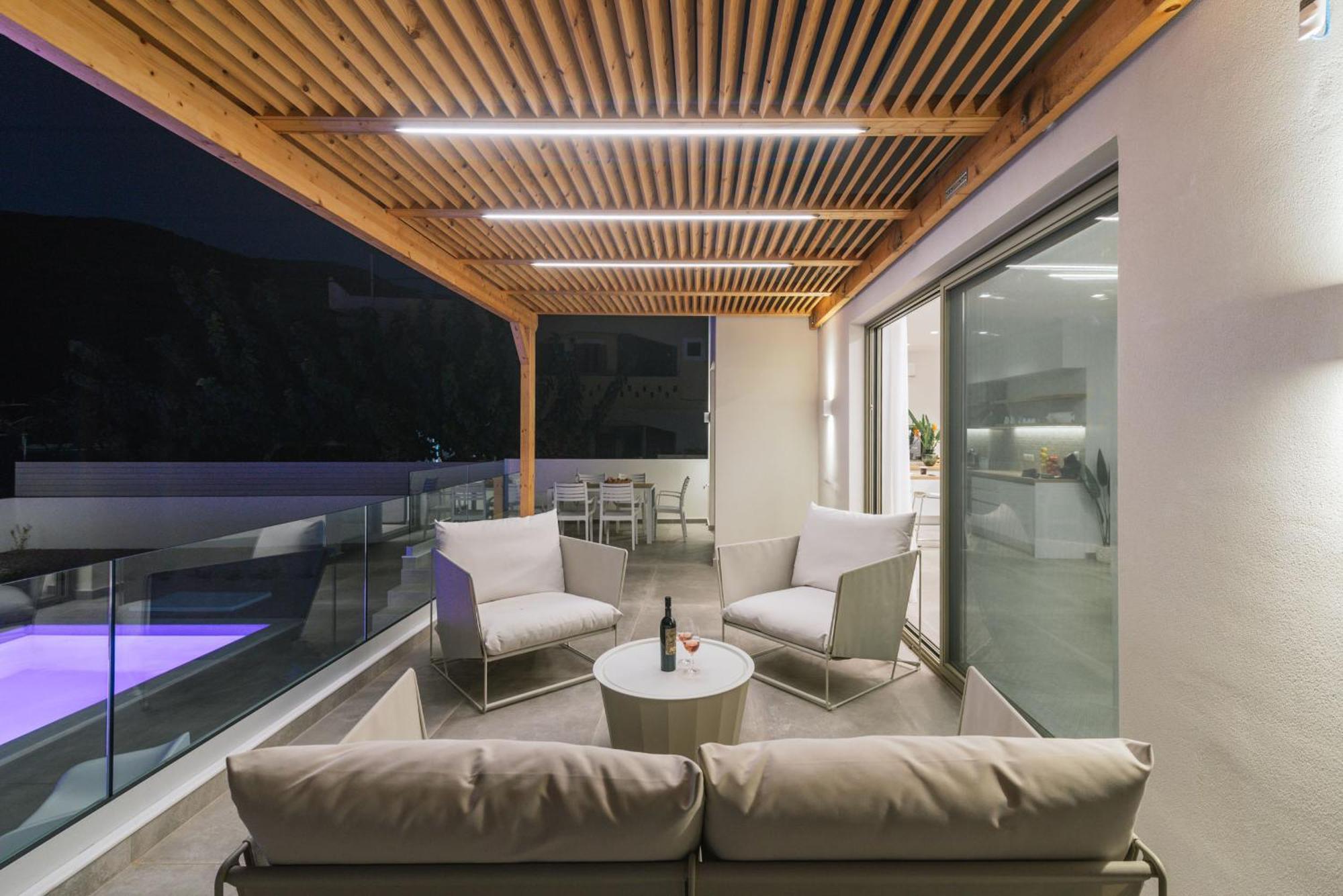 Luxury Muse Calliope * Matala